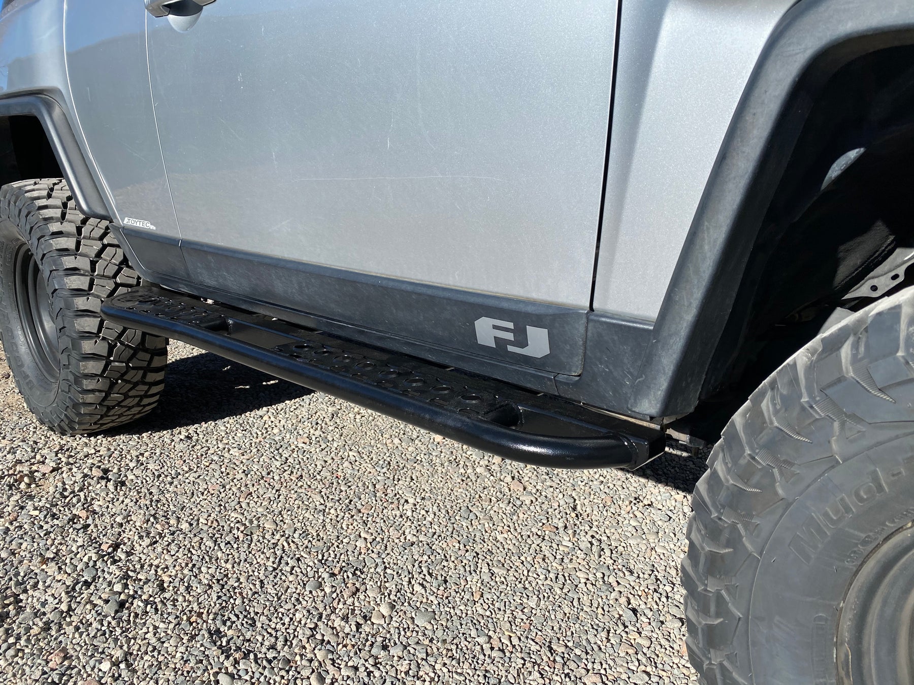 FJ Cruiser Rock Sliders – HeftyFabworks