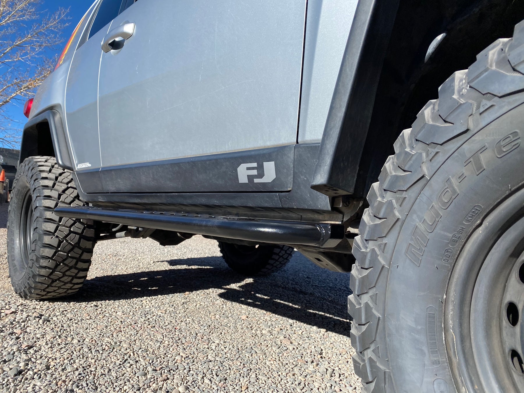 FJ Cruiser Rock Sliders – HeftyFabworks